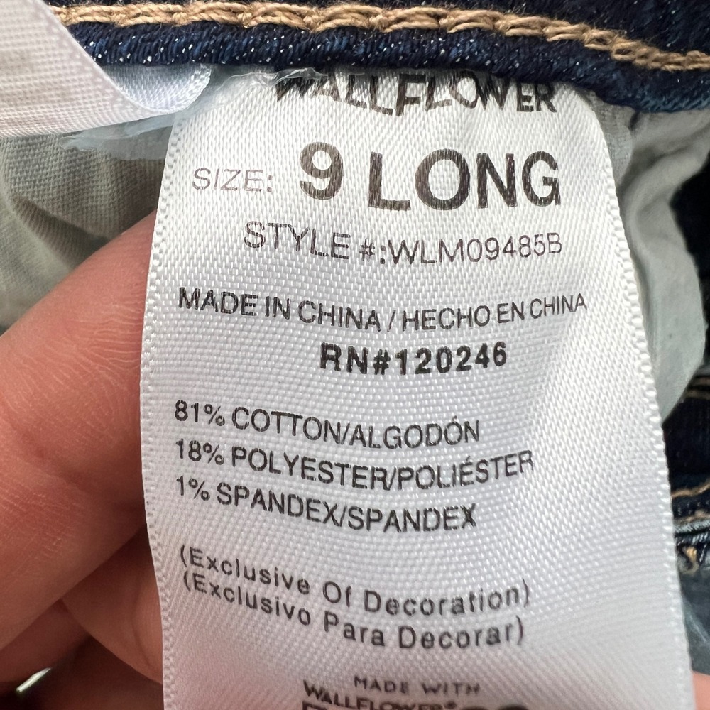 WallFlower Luscious Curvy Bootcut Jeans 9 Long Stretch Embroidered Pockets 30x31 - Picture 11 of 12